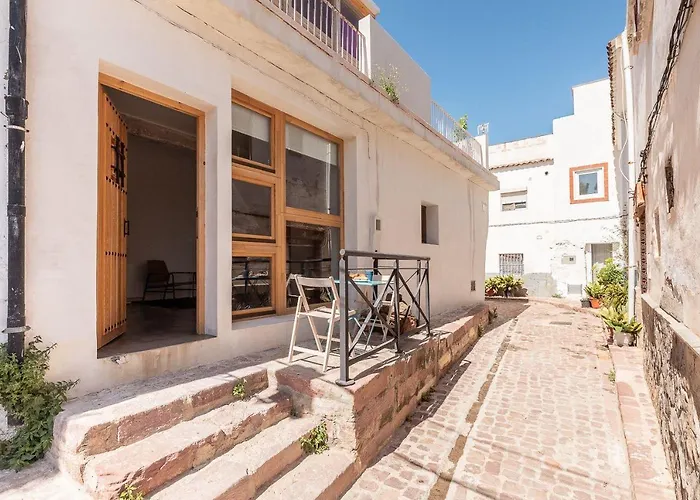 La Casa Baja