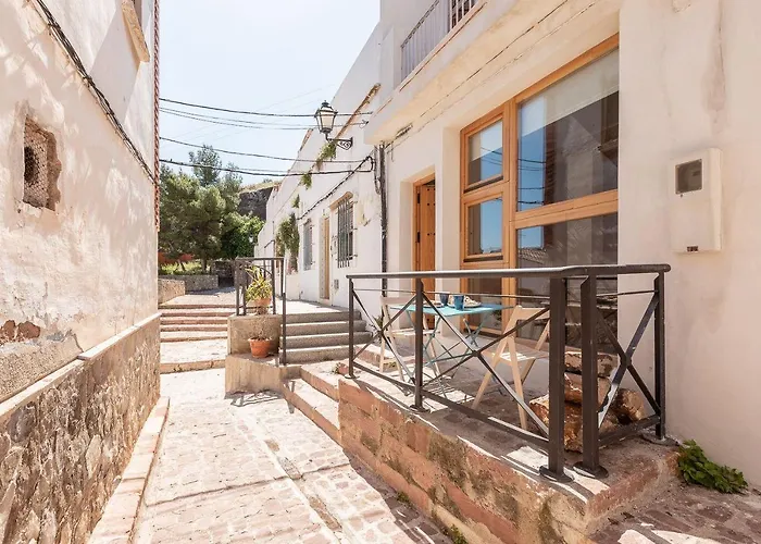 La Casa Baja